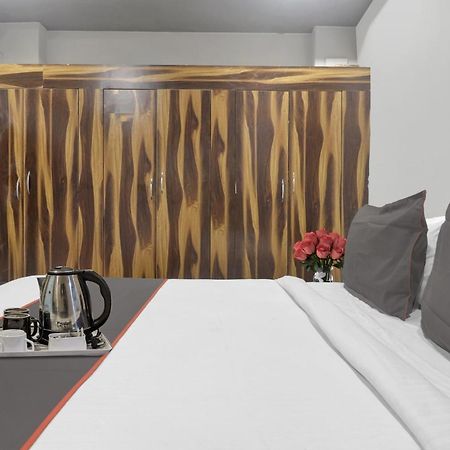 Hotel Super Townhouse Rcc Blizz à Kondapur  Extérieur photo